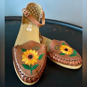 Sunflower Embroidered Mexican Leather Huaraches Sandals Handmade In Mexico Sz9